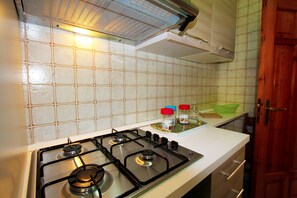 Villa, 1 Bedroom, Non Smoking | Private kitchenette
