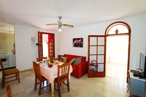 Villa - 2 sovrum - icke-rökare | Vardagsrum | Platt-tv