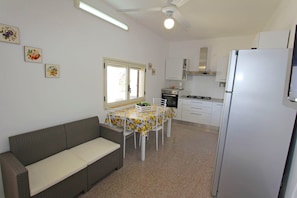 Apartment, 3 Bedrooms, Non Smoking | In-room dining - Vesuvio Residence 1314 (Salve)