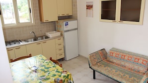 Appartement, 1 slaapkamer, niet-roken | Woonruimte | Flatscreentelevisie