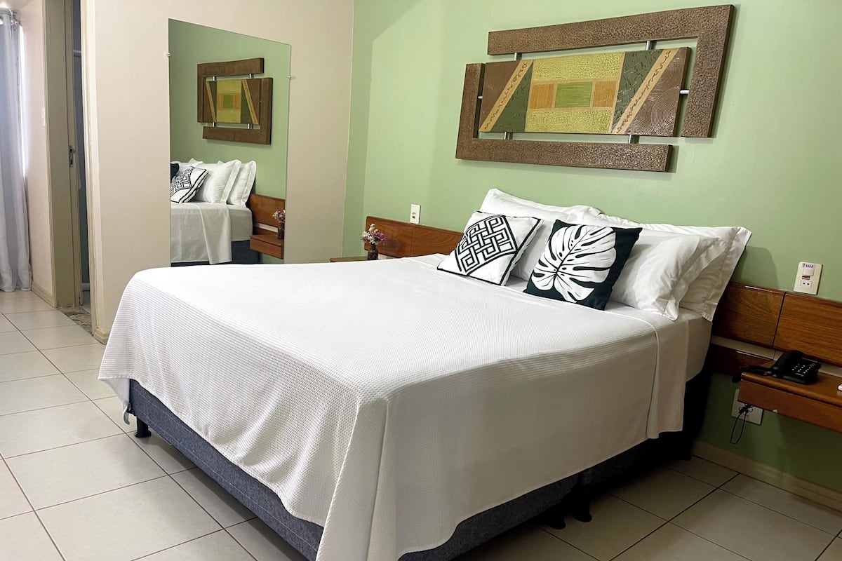 Laptop workspace, free WiFi, bed sheets