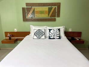 Espacio para trabajar con laptop, wifi gratis y ropa de cama 