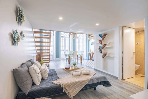 Luxurious Flat w/ Mezzanine by HostWise