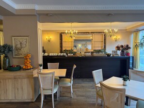 Bar (on property) - Art Hotel Bohema (Klaipeda)
