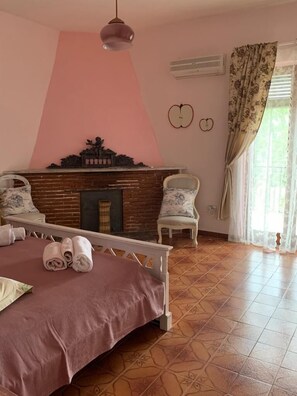 Deluxe Room, Balcony | Free WiFi, bed sheets - B&B Casa Franca (Postiglione)