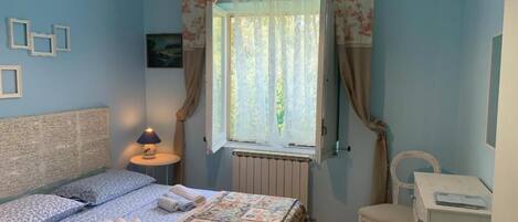 Habitación doble Confort, vista a la montaña | Wifi gratis y ropa de cama