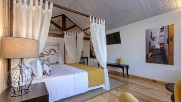 Deluxe Suite, River View (Yellow)