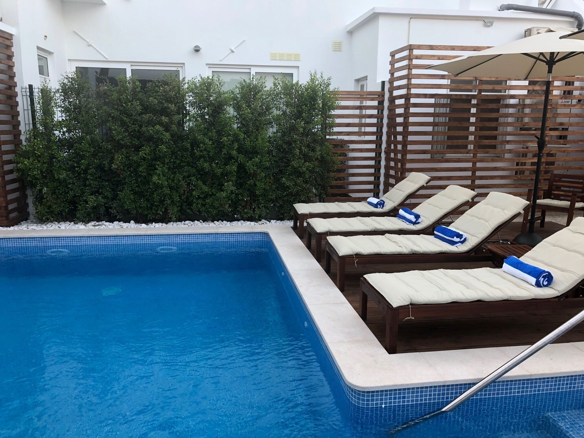 Kolam renang outdoor
