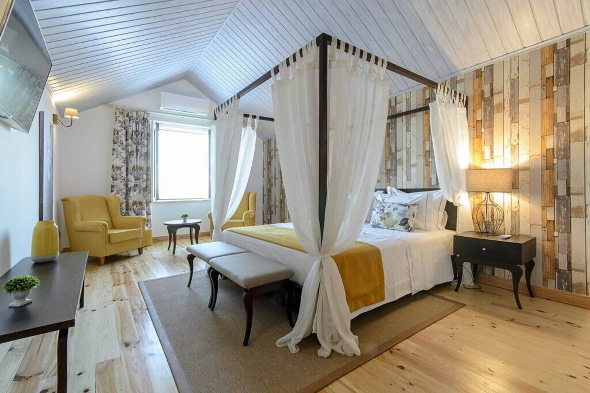 Deluxe-Suite, Flussblick (Yellow) | Verdunkelungsvorhänge, kostenloses WLAN, individuell dekoriert