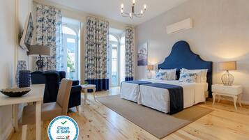 Deluxe Suite (Bleu) | 1 bedroom, individually decorated, individually furnished