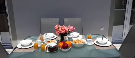 單棟房屋, 2 間臥室 | 陽台