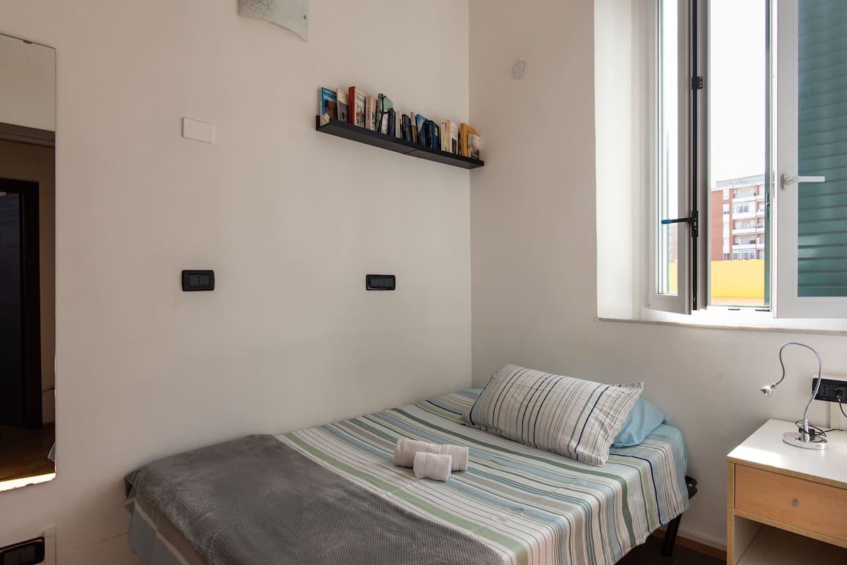 City-Einzelzimmer | 1 Schlafzimmer, hochwertige Bettwaren, Betten mit Memory-Foam-Matratzen