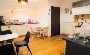 Microwave, stovetop, coffee/tea maker, electric kettle - Da Linda (Livorno)