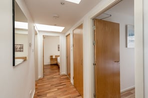 Hallway - Silver Lining - Grassmarket Apartments (Edinburgh)