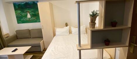 1 bedroom, soundproofing, iron/ironing board, free WiFi