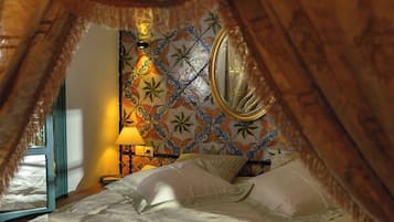 4 habitaciones, tabla de planchar con plancha, wifi y ropa de cama