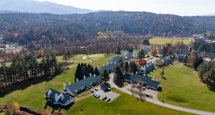 Cozy Stowe Condo w/ Pools, Hot Tub - Close to town