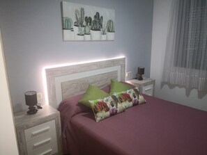 2 chambres, fer et planche à repasser, lit parapluie, Wi-Fi