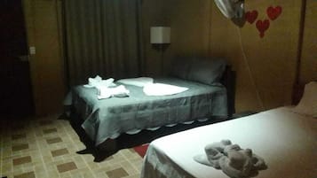 6 bedrooms, WiFi, bed sheets