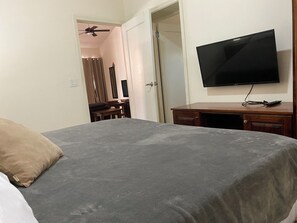 1 dormitorio, tabla de planchar con plancha, wifi gratis y ropa de cama