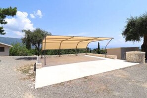 Property grounds - Villa Onore - Luxurious pool jacuzzi (Dassia)