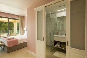 5 bedrooms, soundproofing, iron/ironing board, internet - Villa Onore - Luxurious pool jacuzzi (Dassia)