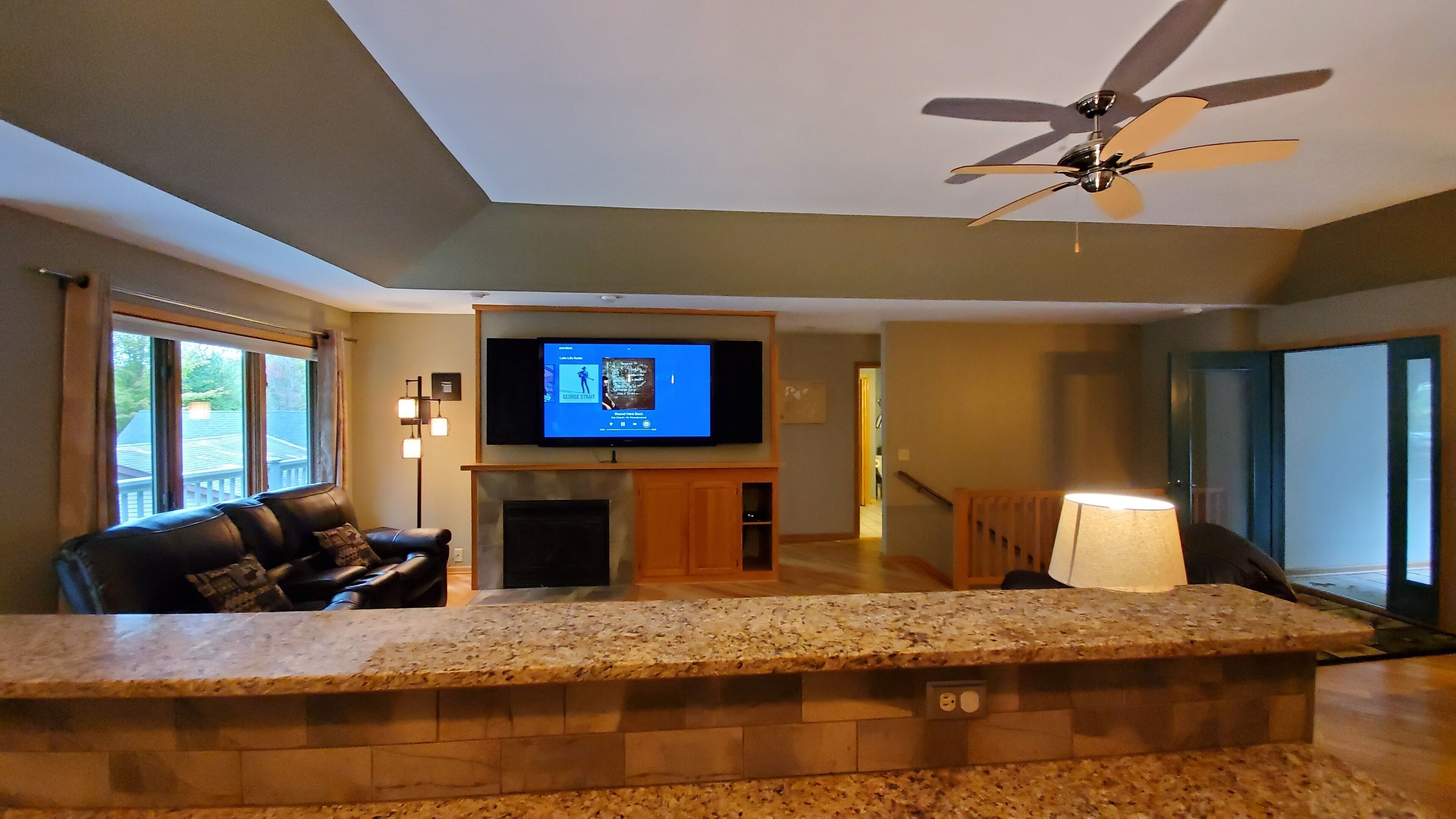 Sunset Cove on the beautiful Catfish Lake in Eagle River is waiting for you! 