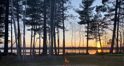 ¡Nuevo listado en Catfish Lake! Reserve su viaje de invierno y verano ahora!