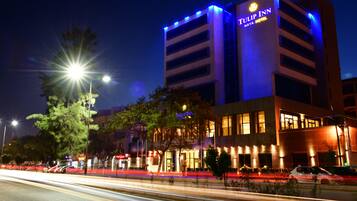 Façade de l’hébergement - soirée/nuit