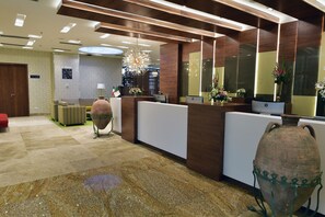 Reception - Naya (Algiers)