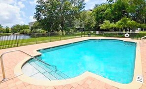 Piscine extérieure