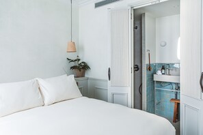 Superior-Zimmer, 1 Queen-Bett (Loving HOY) | Kostenloses WLAN, Bettwäsche