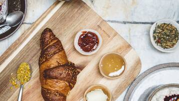 Petit déjeuner préparé sur commande servi tous les jours en supplément