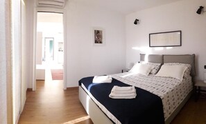 1 Schlafzimmer, Reisekinderbett, kostenloses WLAN, Bettwäsche