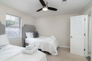 2 bedrooms, iron/ironing board, free WiFi, bed sheets