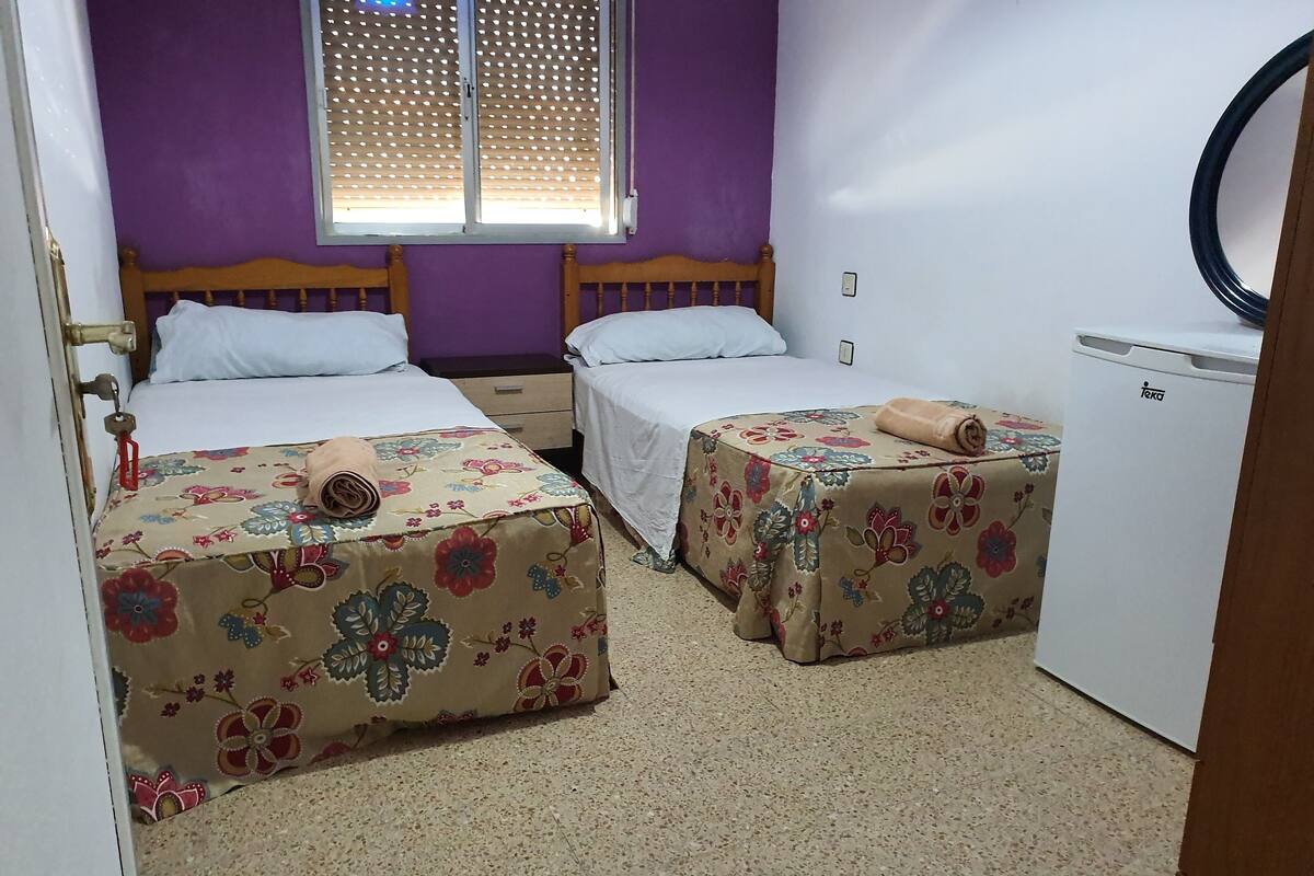 Twin Room, Shared Bathroom