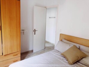 1 camera, Wi-Fi, lenzuola