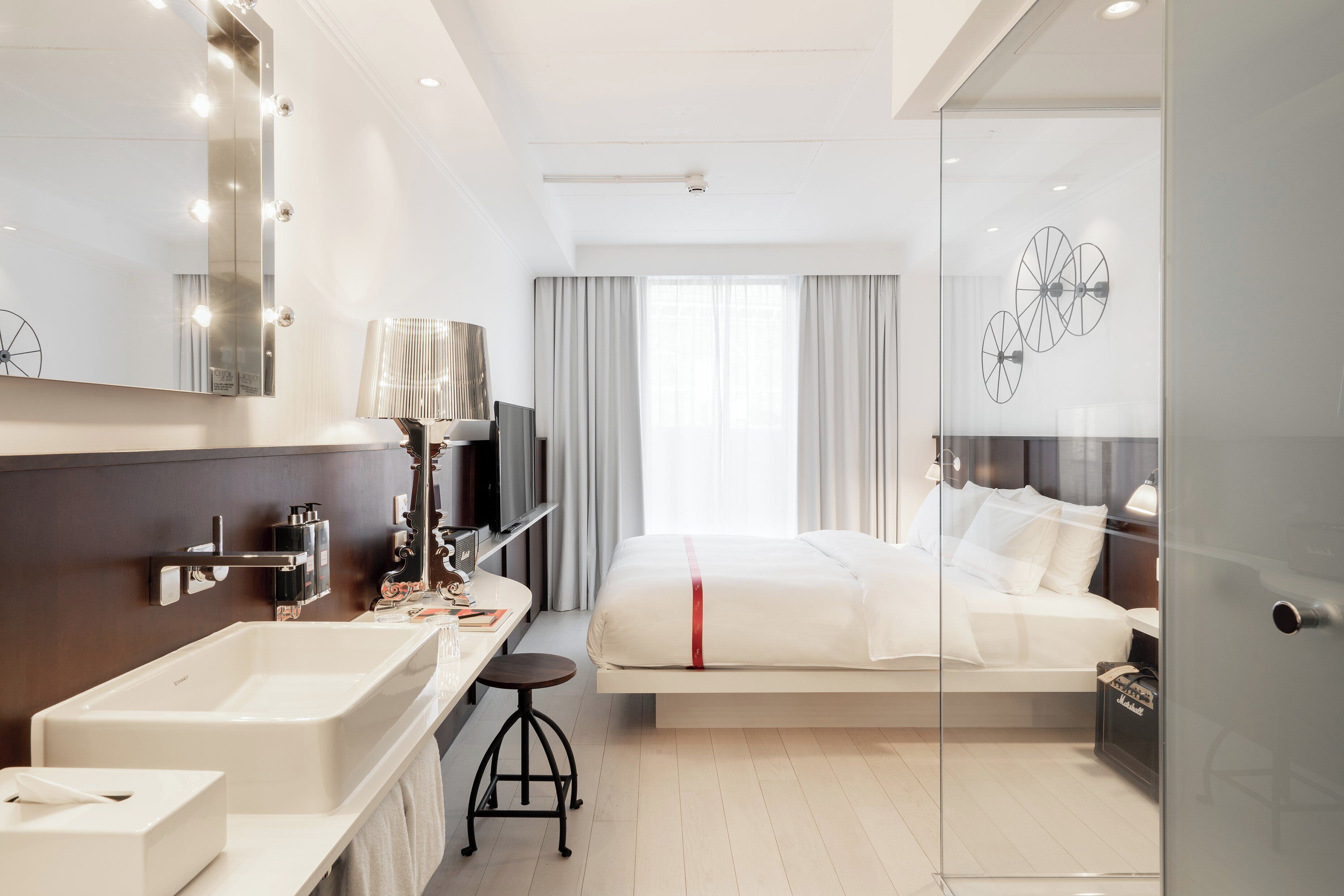 客房, 1 张大床 (Cosy) | 高档床上用品、客房内保险箱、特色装修、特色家居