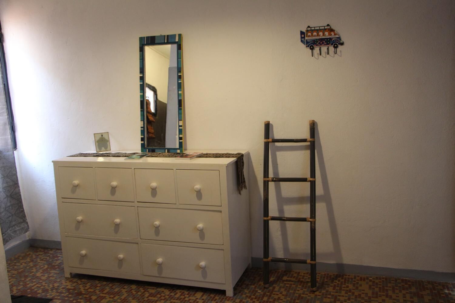 desk, laptop workspace, free wifi, bed sheets