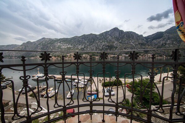 Kamar Double Romantis | Kedap suara, Wi-Fi gratis, dan seprai linen