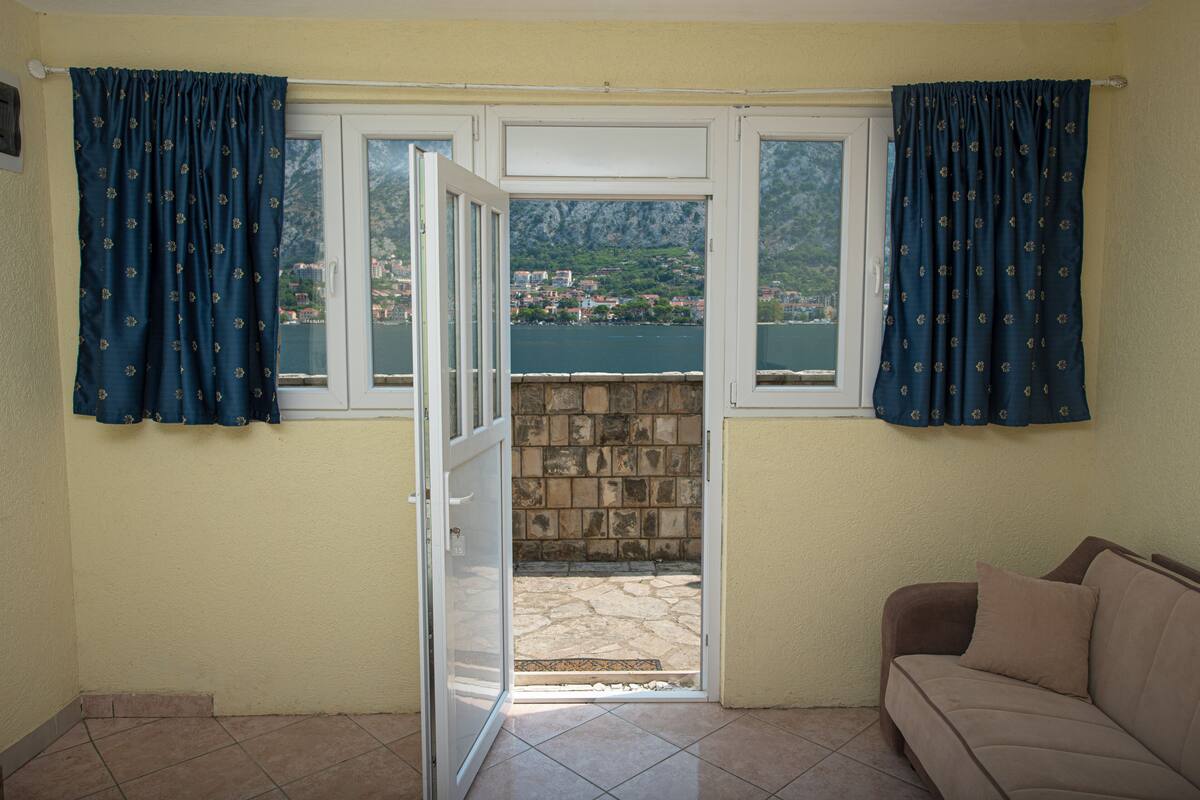 Classic Studio | Soundproofing, WiFi (free), bed sheets