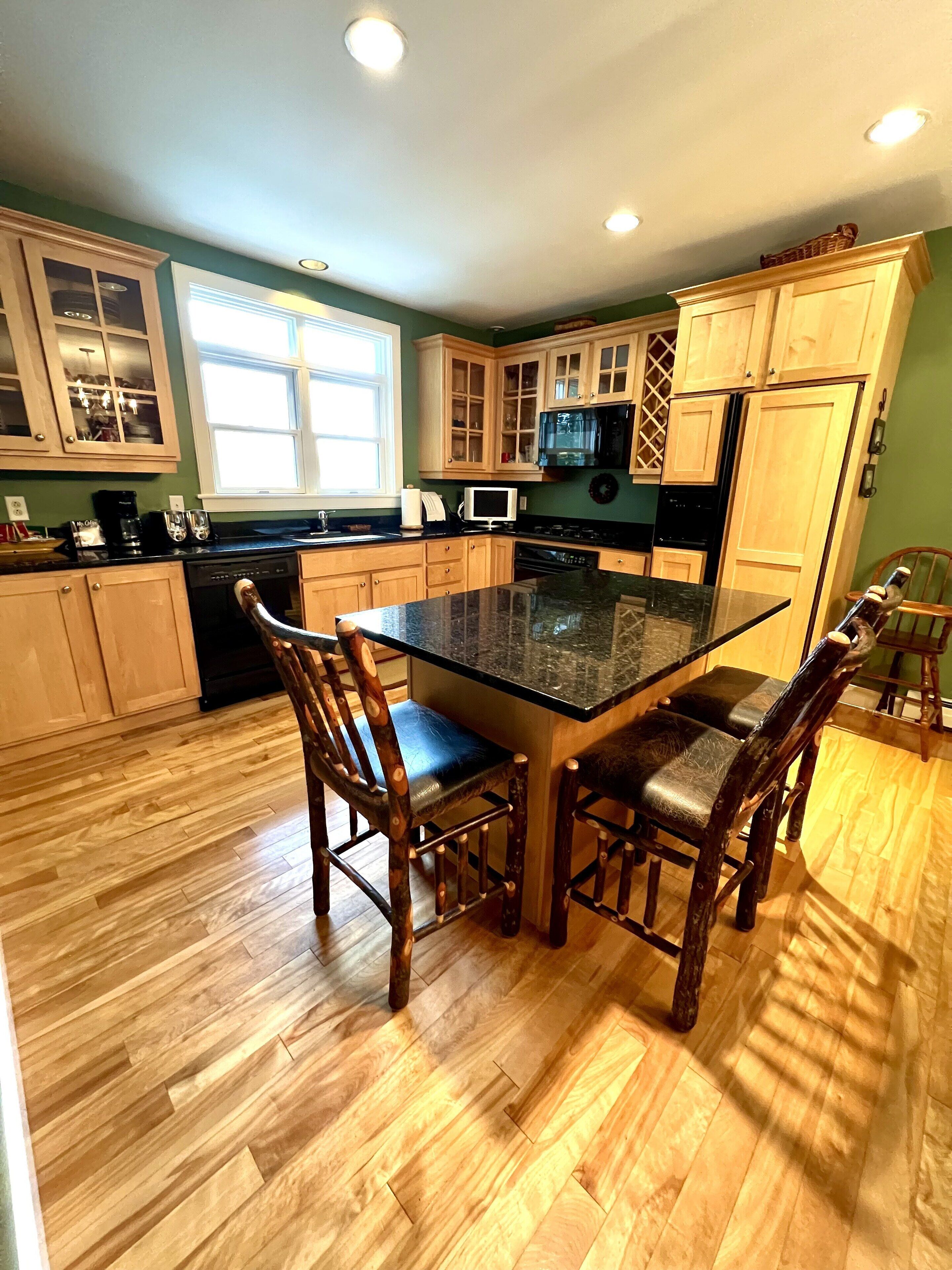 3 Bedroom Stratton  VT Luxury Walkable to Village