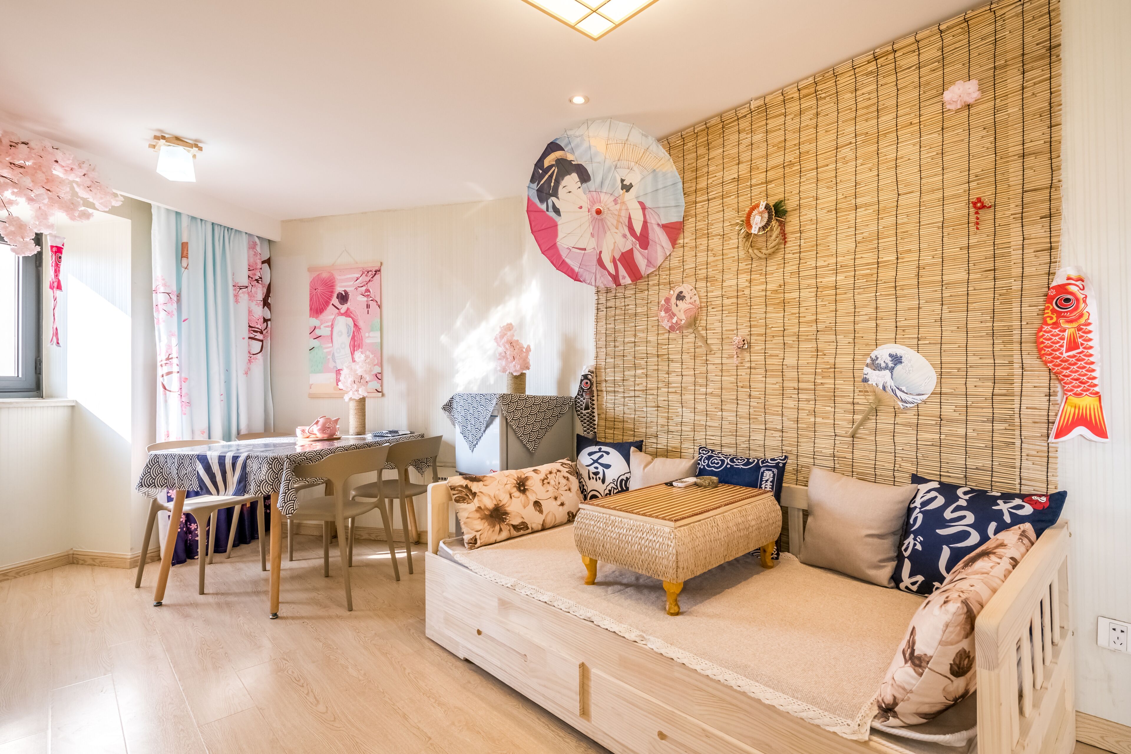 Elite Duplex | Premium bedding, down comforters, individually decorated, desk