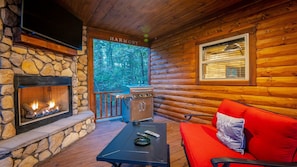 Interior - Romantic Music-Inspired Cabin with Hot Tub, Spa Bath, Outdoor TV & Fireplaces (Broken Bow)