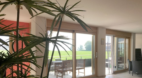 Ferienwohnung Seetraum - Hoch über dem See, großzügig mit großem Balkon