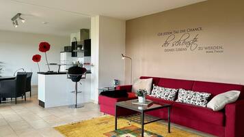 Fernseher, DVD-Player, Stereoanlage