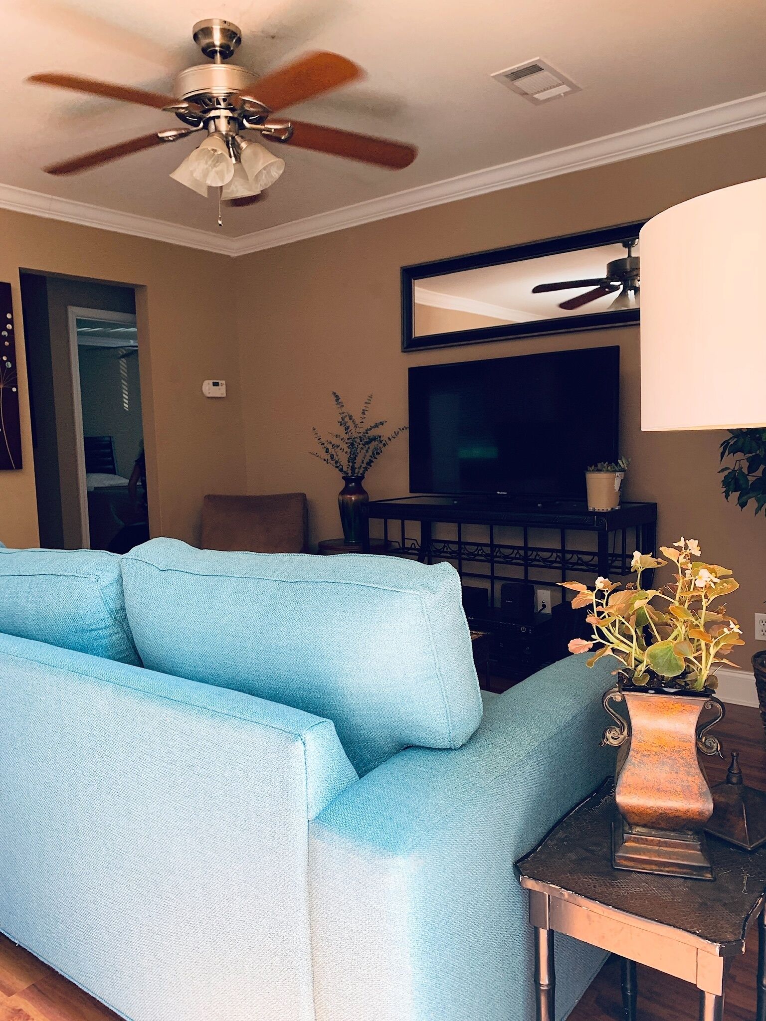 Private, Quietly Located 2bd 1ba with beautiful deck 