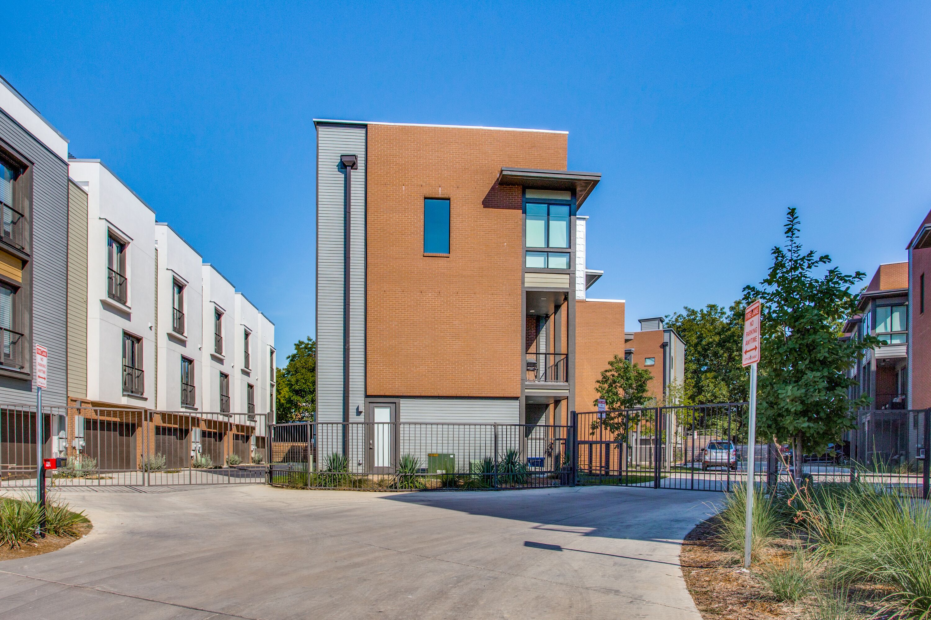 Luxury townhome with rooftop patio located a block away from The Pearl.