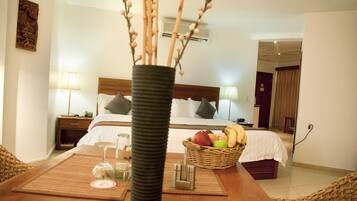 デラックス ダブルルーム | セーフティボックス (室内)、客室ごとに異なる装飾、客室ごとに異なるインテリア、デスク