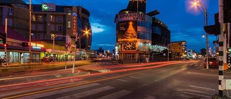 Façade de l’hébergement - soirée/nuit